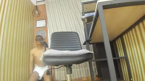 skarlettbarnes online show from July 6, 2026, 1:52 pm