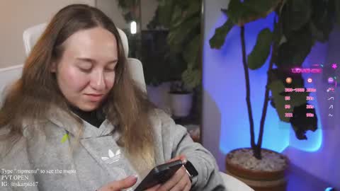 Im Scarlett  ONLINE  5pm-10pm NYC time  online show from March 5, 2025, 3:40 am