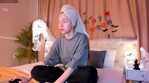 Emily online show from October 27, 2025, 1:20 am