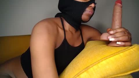 Snapshot of skimask_freak chatting on December 29, 2024, 3:46 pm Krystal Belle online show from December 29, 2024, 3:46 pm