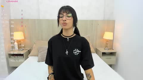 Snapshot of skinny_emily chatting on September 11, 2025, 7:47 pm Emily Rojas online show from September 11, 2025, 7:47 pm