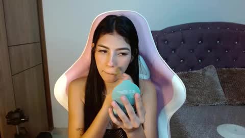 Hailey online show from March 7, 2025, 1:07 pm