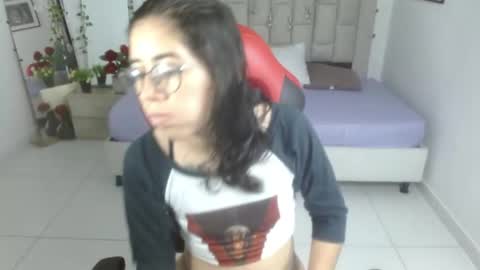 Raelle online show from May 31, 2026, 7:04 pm