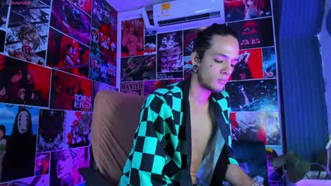 Snapshot of skinny_mac_ chatting on May 14, 2026, 12:28 am Mac online show from May 14, 2026, 12:28 am