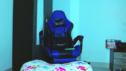 skinny marked online show from February 6, 2025, 5:30 pm