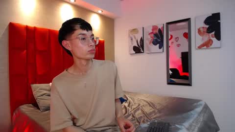 Snapshot of skinny_office chatting on March 3, 2026, 8:15 pm David online show from March 3, 2026, 8:15 pm