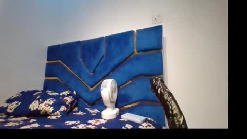 skinnyasssexyboobs online show from February 28, 2026, 7:04 pm