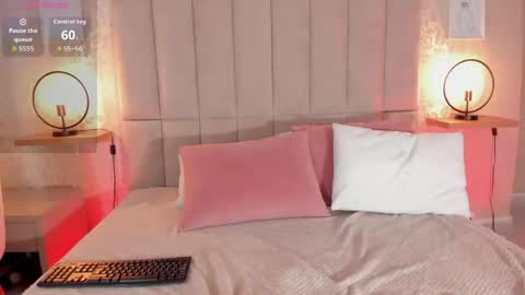 Snapshot of skinnydoll_1 chatting on May 21, 2026, 3:41 pm Mila online show from May 21, 2026, 3:41 pm