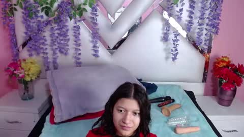  SKINNYHORNY   online show from December 20, 2024, 3:25 am