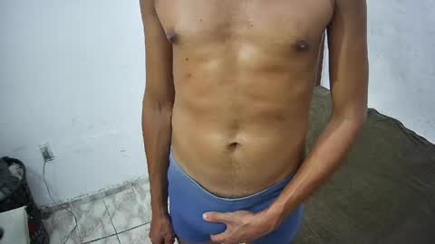 Skinny Latin Man online show from April 28, 2026, 2:49 am