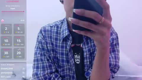 Snapshot of skinnyneighbour_ chatting on February 4, 2026, 2:39 am Karla online show from February 4, 2026, 2:39 am