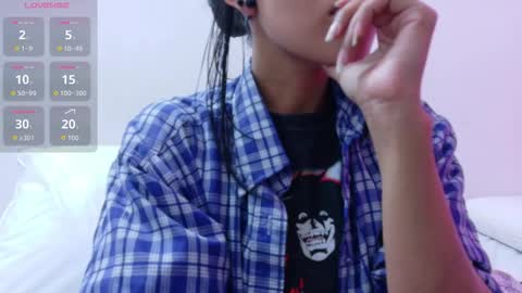 Snapshot of skinnyneighbour_ chatting on February 7, 2026, 3:54 am Karla online show from February 7, 2026, 3:54 am