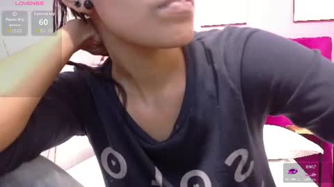 Snapshot of skinnyneighbour_ chatting on June 18, 2026, 2:56 am Karla online show from June 18, 2026, 2:56 am