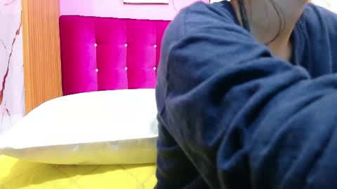 Snapshot of skinnyneighbour_ chatting on July 10, 2026, 3:00 am Karla online show from July 10, 2026, 3:00 am