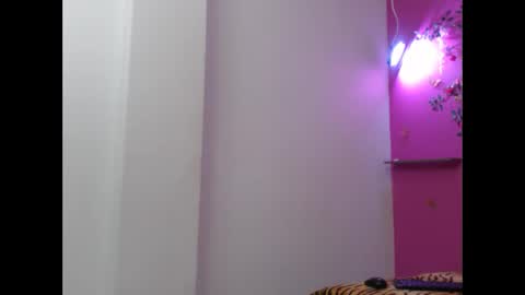 Snapshot of skinnysofia18 chatting on February 14, 2026, 1:30 pm sofia online show from February 14, 2026, 1:30 pm