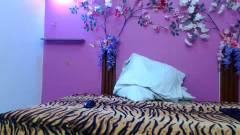 Snapshot of skinnysofia18 chatting on March 22, 2026, 1:36 pm sofia online show from March 22, 2026, 1:36 pm