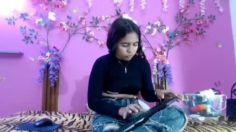 sofia online show from May 5, 2026, 3:31 pm