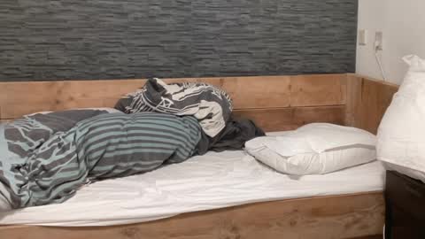 skinnysubboyfeet1999 online show from March 28, 2026, 5:23 pm