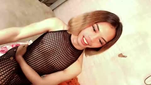 skinnytrans69 online show from April 14, 2026, 5:19 pm