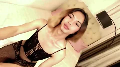 skinnytrans69 online show from May 20, 2026, 3:51 pm