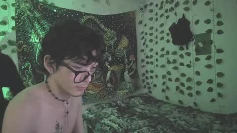 skiny_dann online show from April 18, 2026, 3:43 am