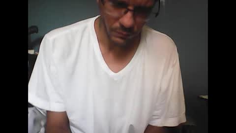 Easy-E online show from October 5, 2025, 5:22 pm