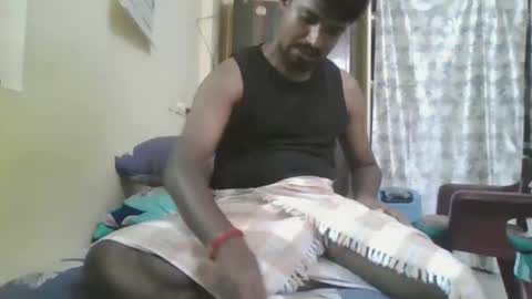 Snapshot of sklavepappu143 chatting on May 15, 2026, 8:32 am Indianslut1431 online show from May 15, 2026, 8:32 am