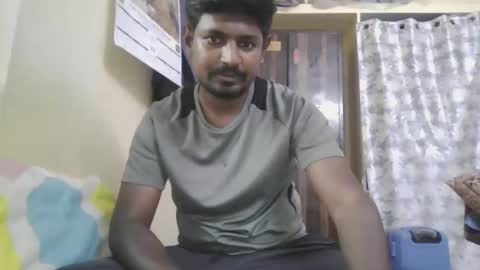 Snapshot of sklavepappu143 chatting on May 22, 2026, 10:10 am Indianslut1431 online show from May 22, 2026, 10:10 am