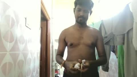 Snapshot of sklavepappu143 chatting on May 25, 2026, 2:50 am Indianslut1431 online show from May 25, 2026, 2:50 am