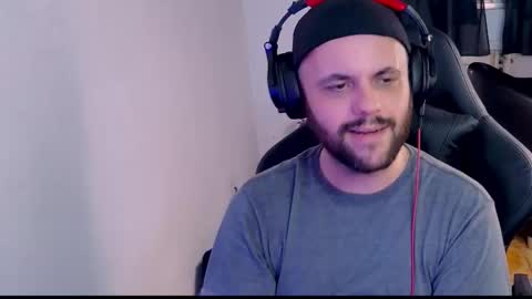 Skull online show from February 9, 2025, 11:25 pm