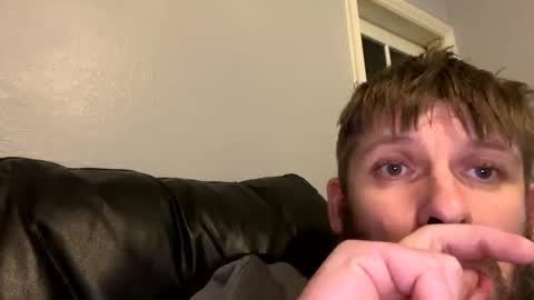 Snapshot of skuzzy25 chatting on December 22, 2024, 4:28 am skuzzy25 online show from December 22, 2024, 4:28 am