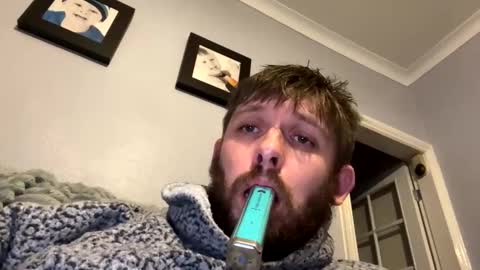 Snapshot of skuzzy25 chatting on January 3, 2025, 11:33 pm skuzzy25 online show from January 3, 2025, 11:33 pm