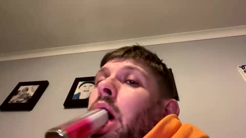 Snapshot of skuzzy25 chatting on January 29, 2025, 1:27 am skuzzy25 online show from January 29, 2025, 1:27 am