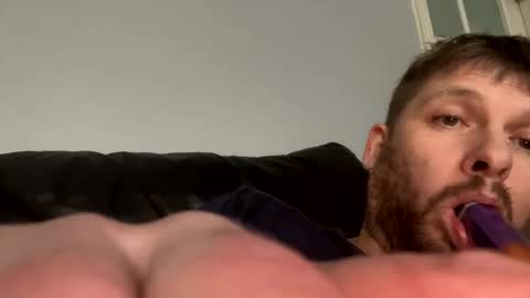 Snapshot of skuzzy25 chatting on February 14, 2025, 10:28 am skuzzy25 online show from February 14, 2025, 10:28 am