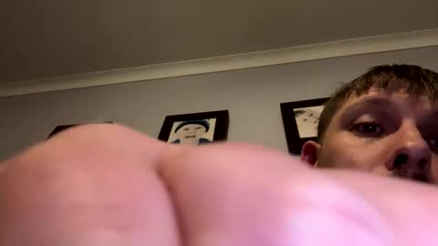 Snapshot of skuzzy25 chatting on March 2, 2025, 5:12 am skuzzy25 online show from March 2, 2025, 5:12 am