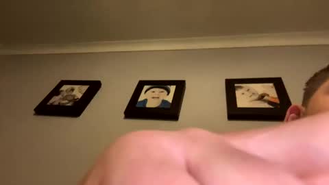 Snapshot of skuzzy25 chatting on March 5, 2025, 2:57 am skuzzy25 online show from March 5, 2025, 2:57 am