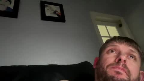 Snapshot of skuzzy25 chatting on March 7, 2025, 9:40 am skuzzy25 online show from March 7, 2025, 9:40 am