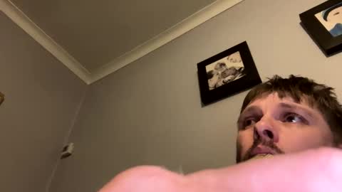 Snapshot of skuzzy25 chatting on March 10, 2025, 3:45 am skuzzy25 online show from March 10, 2025, 3:45 am