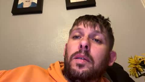 Snapshot of skuzzy25 chatting on September 15, 2025, 2:22 am skuzzy25 online show from September 15, 2025, 2:22 am