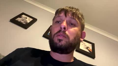 Snapshot of skuzzy25 chatting on September 27, 2025, 7:19 pm skuzzy25 online show from September 27, 2025, 7:19 pm