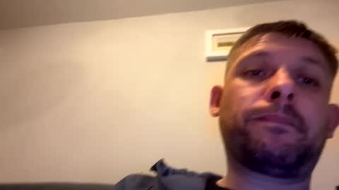 skuzzy25 online show from April 19, 2026, 10:01 pm