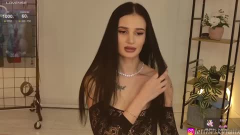 Snapshot of sky011fall chatting on June 3, 2026, 12:02 am Eliza online show from June 3, 2026, 12:02 am