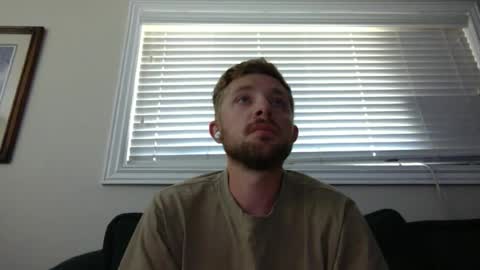 Snapshot of sky2273 chatting on July 31, 2026, 8:52 pm sky2273 online show from July 31, 2026, 8:52 pm