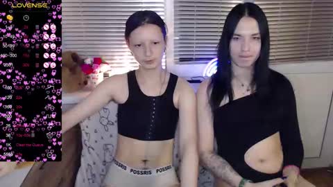 Snapshot of sky9669 chatting on October 6, 2025, 3:42 pm Iska Im genderfluid theyheshenot use ht have reasons and Mia my t-gf sheher online show from October 6, 2025, 3:42 pm