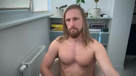 sky_guy25 online show from September 25, 2025, 8:51 am