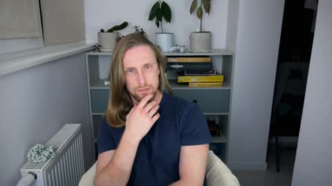 sky_guy25 online show from November 19, 2025, 8:42 pm