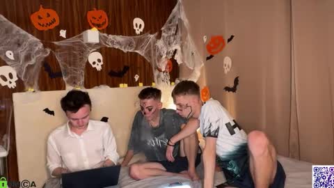 sky_hunter online show from October 31, 2025, 5:58 pm