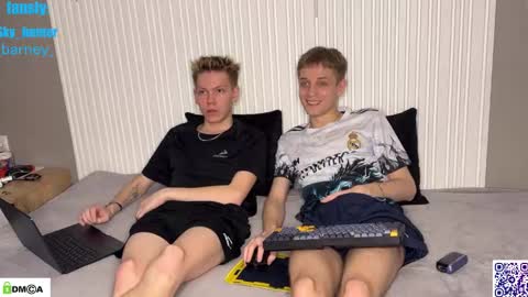 sky_hunter online show from December 1, 2025, 9:09 pm