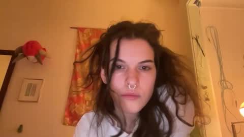 Snapshot of sky_lounge chatting on April 8, 2026, 12:21 am sky lounge online show from April 8, 2026, 12:21 am