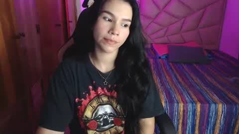 Snapshot of sky_lover_ chatting on July 8, 2026, 8:52 am Sky online show from July 8, 2026, 8:52 am